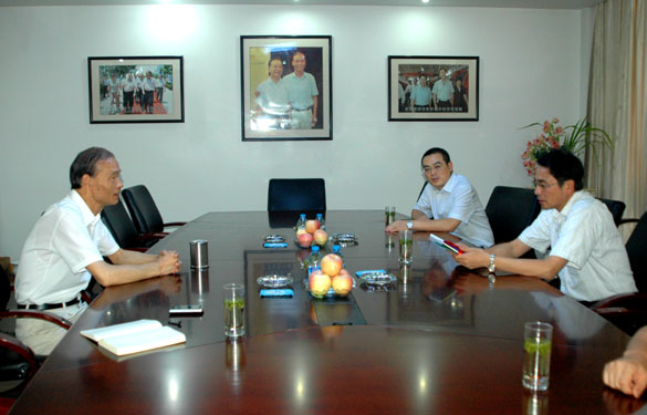 常州市工商局局长陈国庆一行来GA黄金甲集团调研