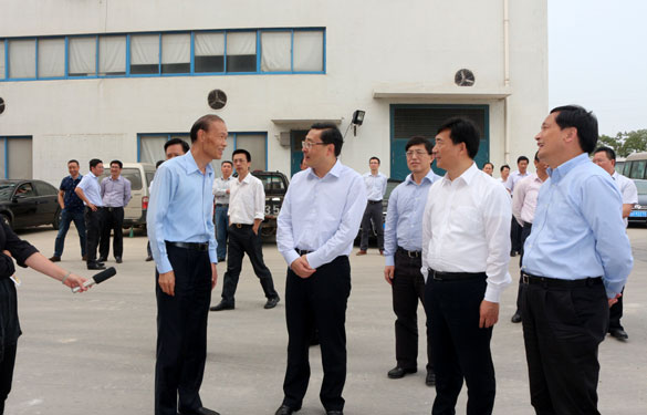 常州市市长费高云一行来GA黄金甲电缆督查西厂区三期工程建设