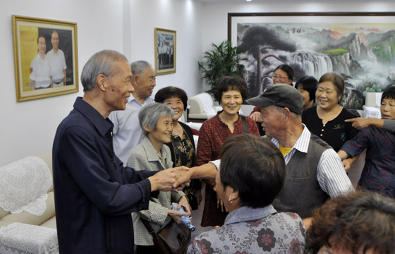 GA黄金甲电缆召开50周年迈职工座谈会