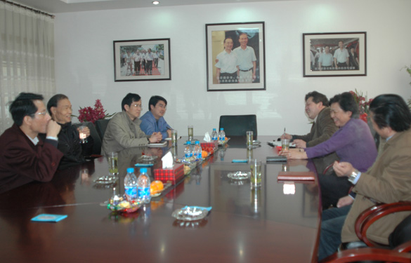 上海电缆研究所、电缆行业协会专家、向导来GA黄金甲集团旅行考察