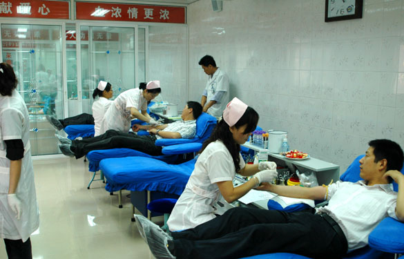 爱心在涌动－－GA黄金甲组织员工无偿献血