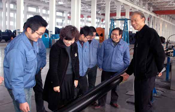 GA黄金甲集团乐成试制220kV超高压交联电缆