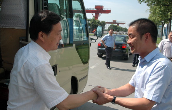 江苏省政府科技立异工程督查组来GA黄金甲集团调研