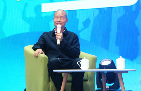 受邀加入“青蓝接力”工程启动仪式，丁山华寄语青年企业家： 勤劳、专一、实干